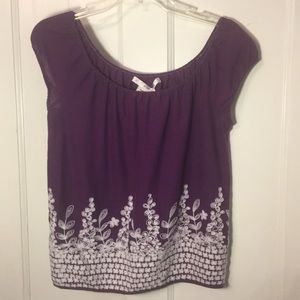 Like new Purple top with white embroidery